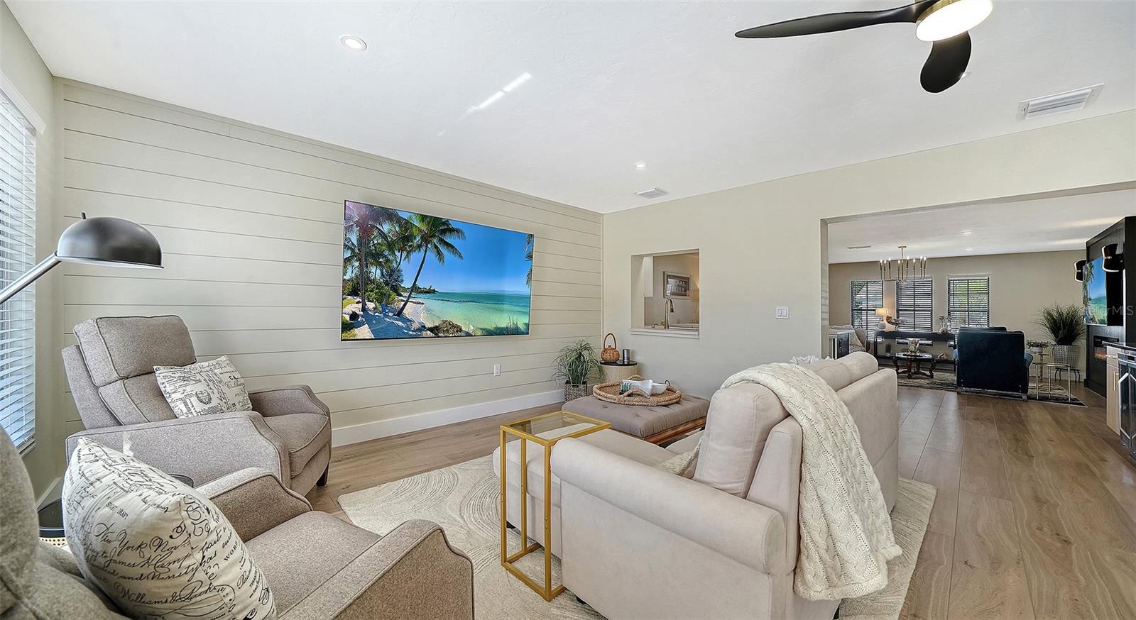 Image 22 of 68 For 3904 Chinaberry Road