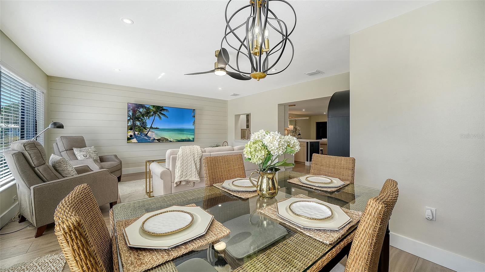 Image 26 of 68 For 3904 Chinaberry Road