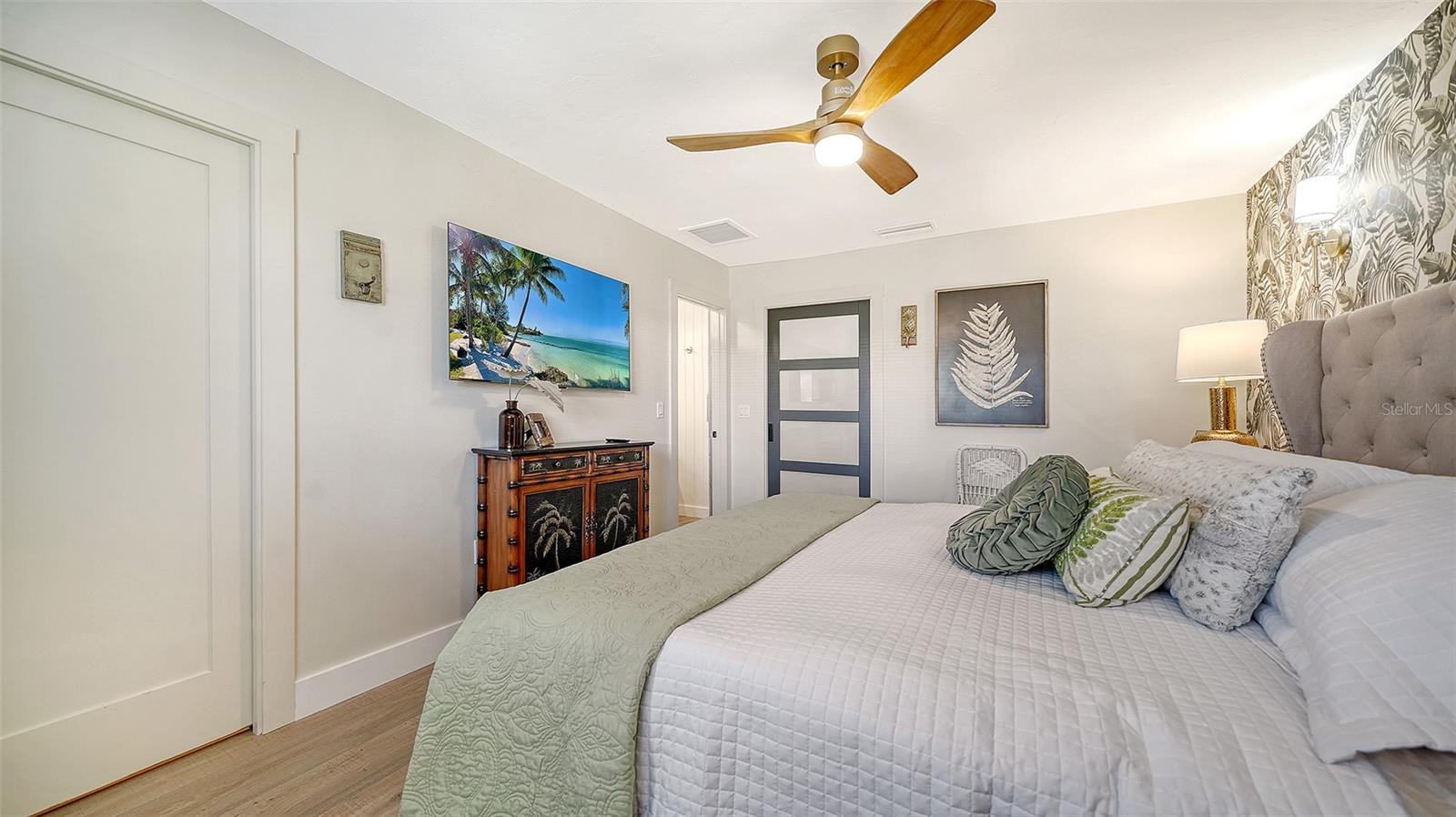 Image 29 of 68 For 3904 Chinaberry Road