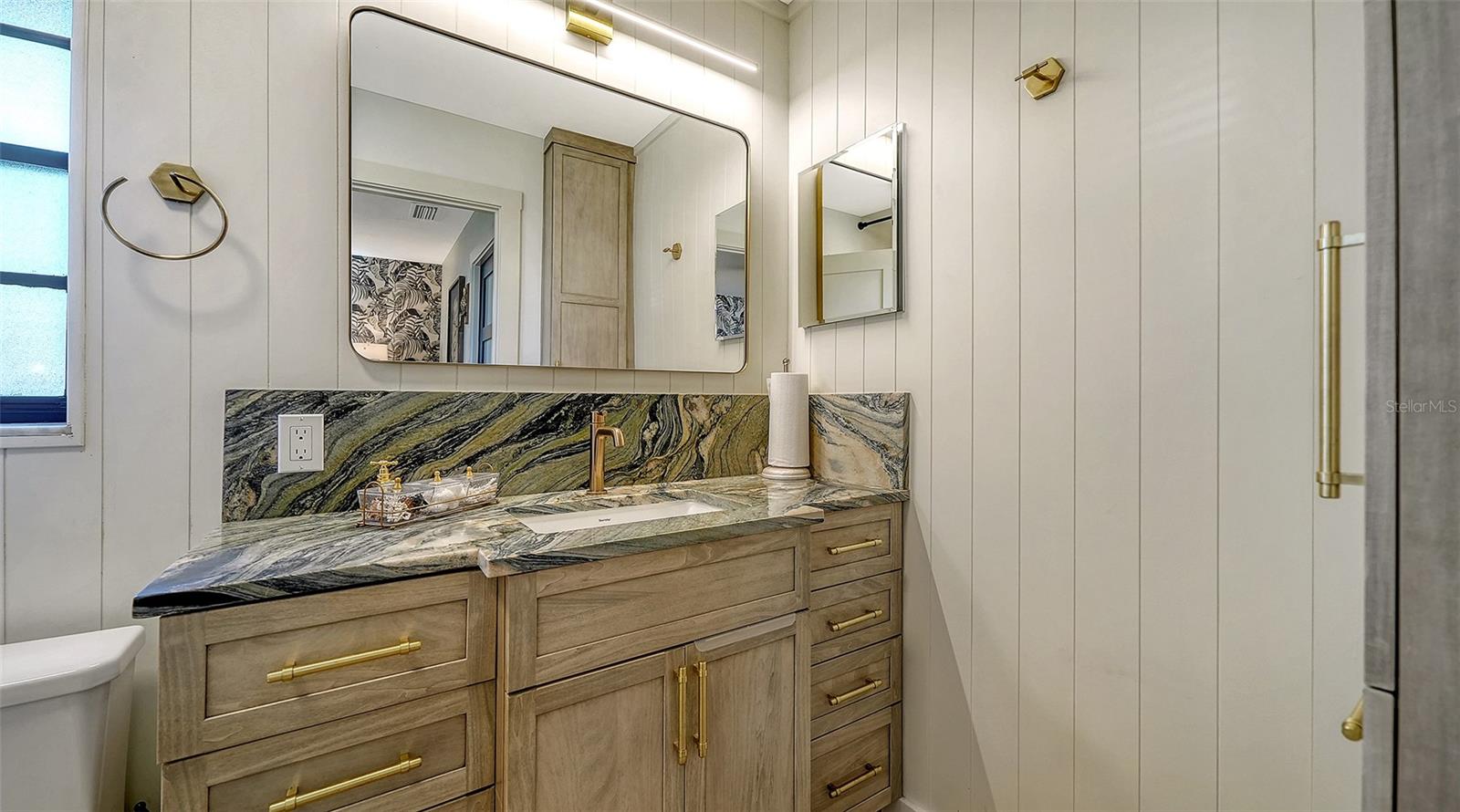 Image 30 of 68 For 3904 Chinaberry Road