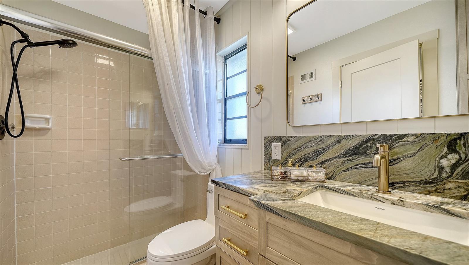 Image 31 of 68 For 3904 Chinaberry Road