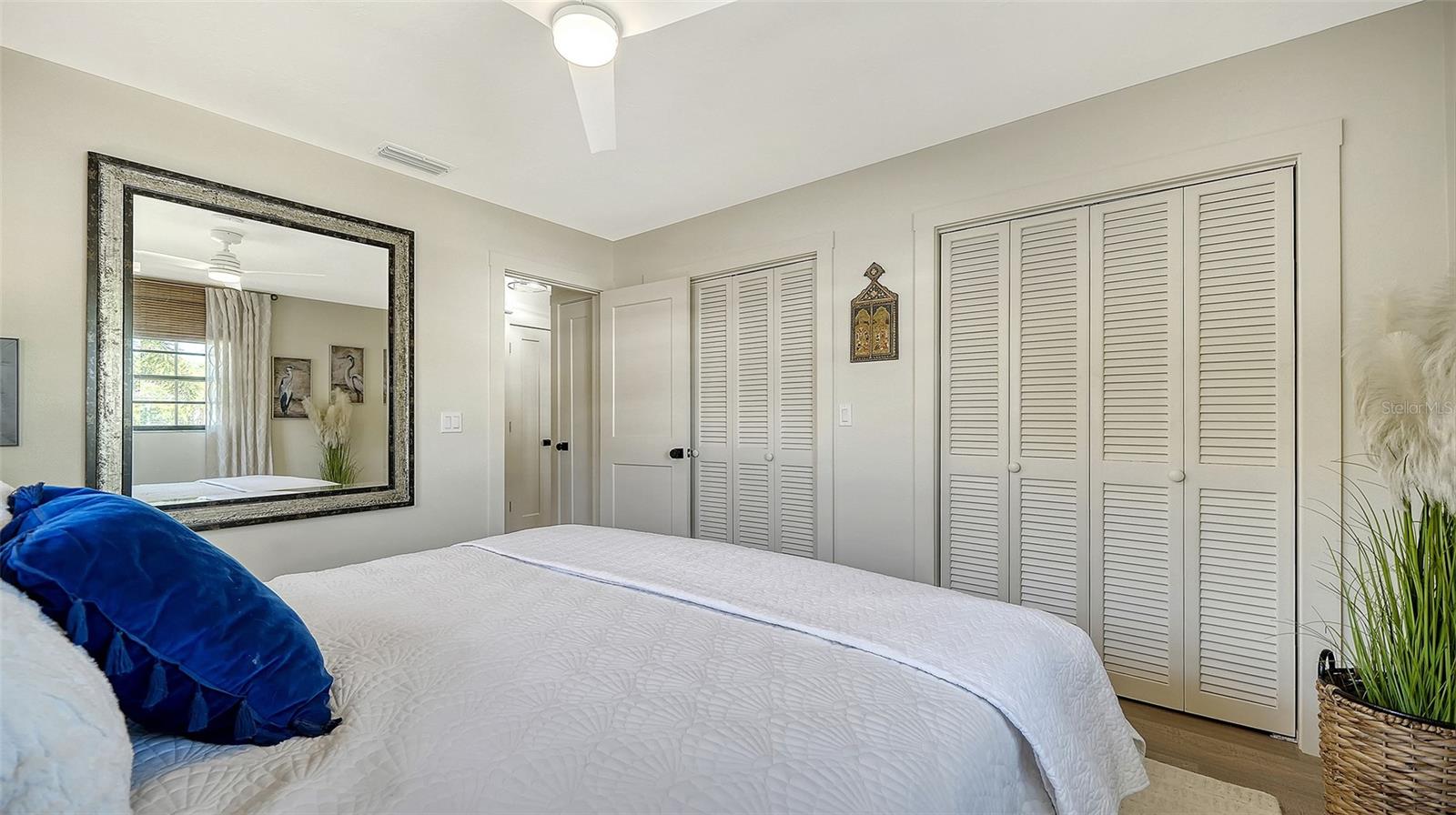 Image 33 of 68 For 3904 Chinaberry Road