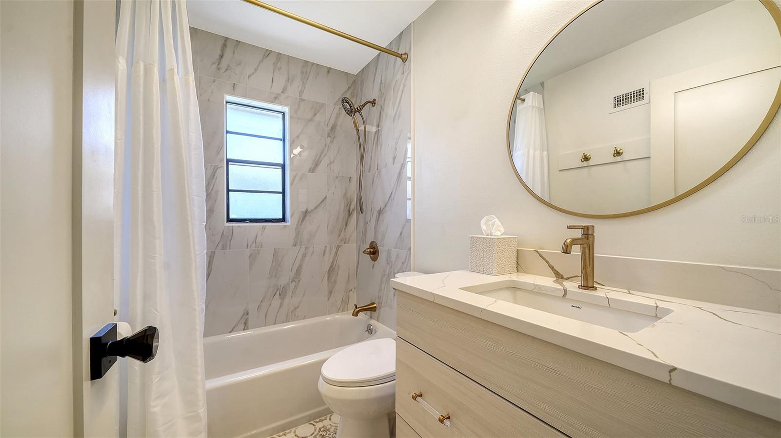 Image 34 of 68 For 3904 Chinaberry Road