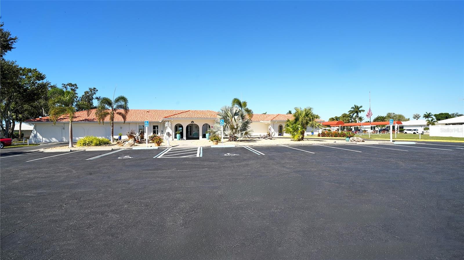 Image 51 of 68 For 3904 Chinaberry Road