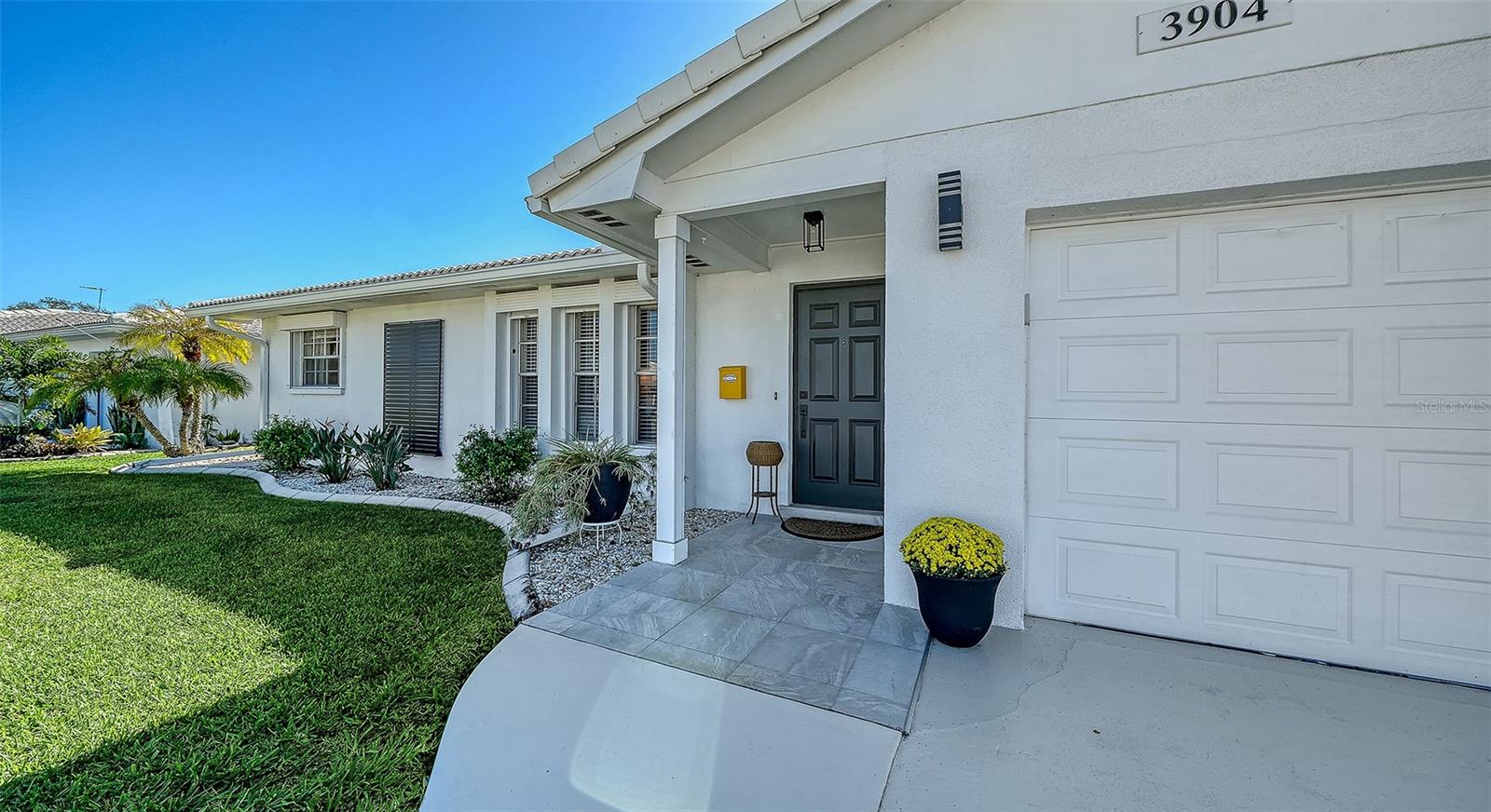 Image 6 of 68 For 3904 Chinaberry Road