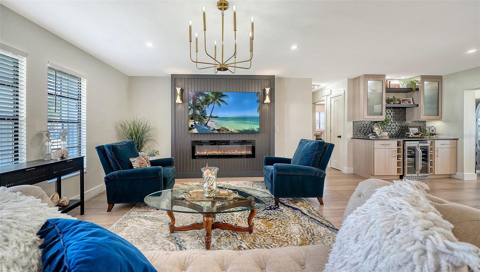 Image 9 of 68 For 3904 Chinaberry Road