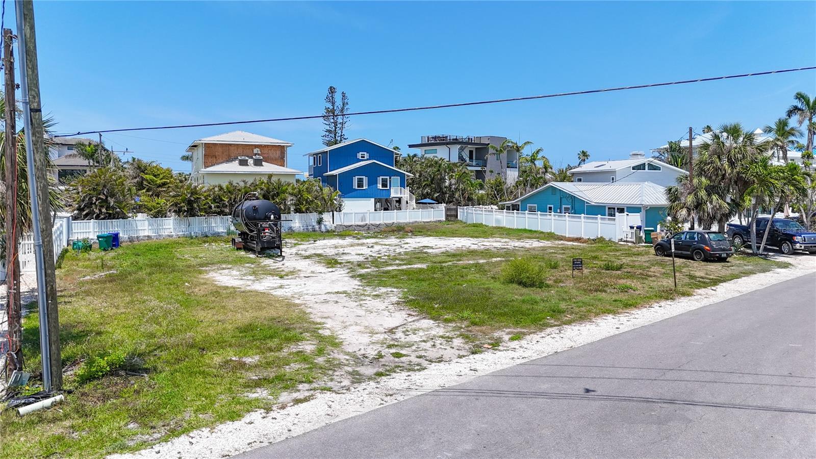 Image 5 of 30 For 777 Jacaranda Road