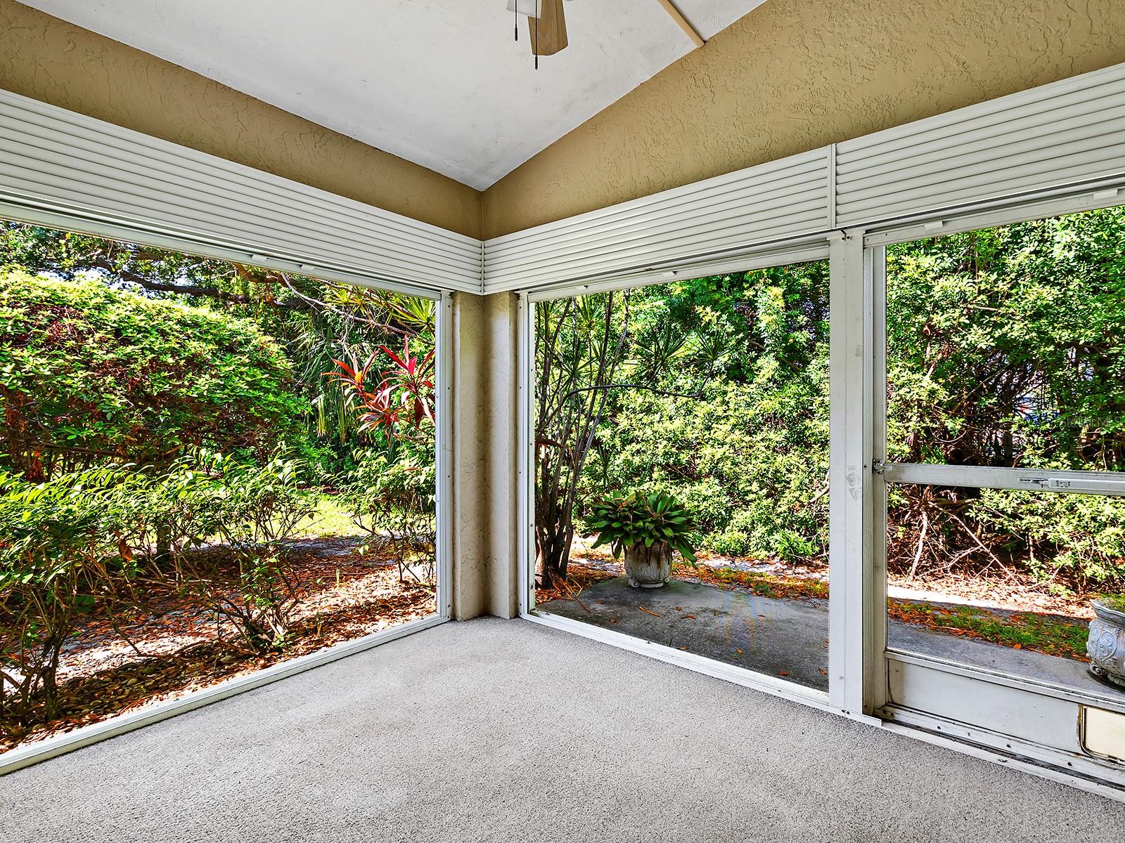 Image 11 of 27 For 220 Chartley Court N