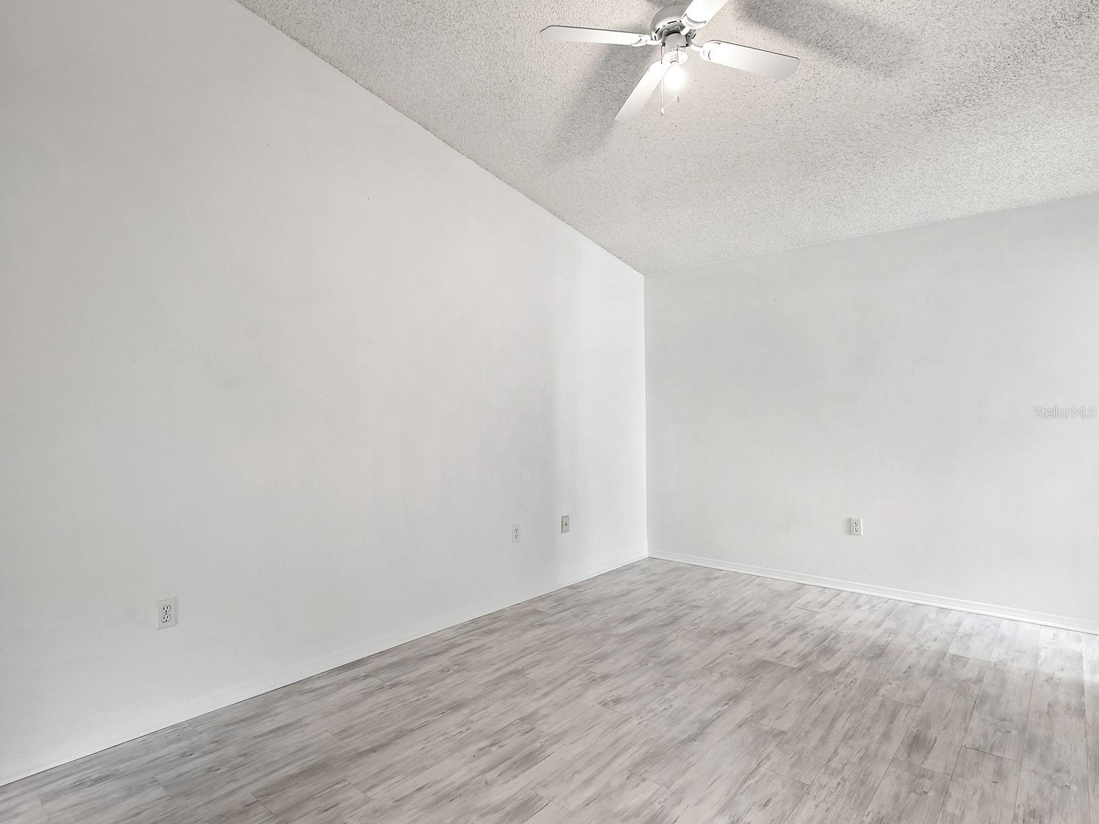 Image 15 of 27 For 220 Chartley Court N