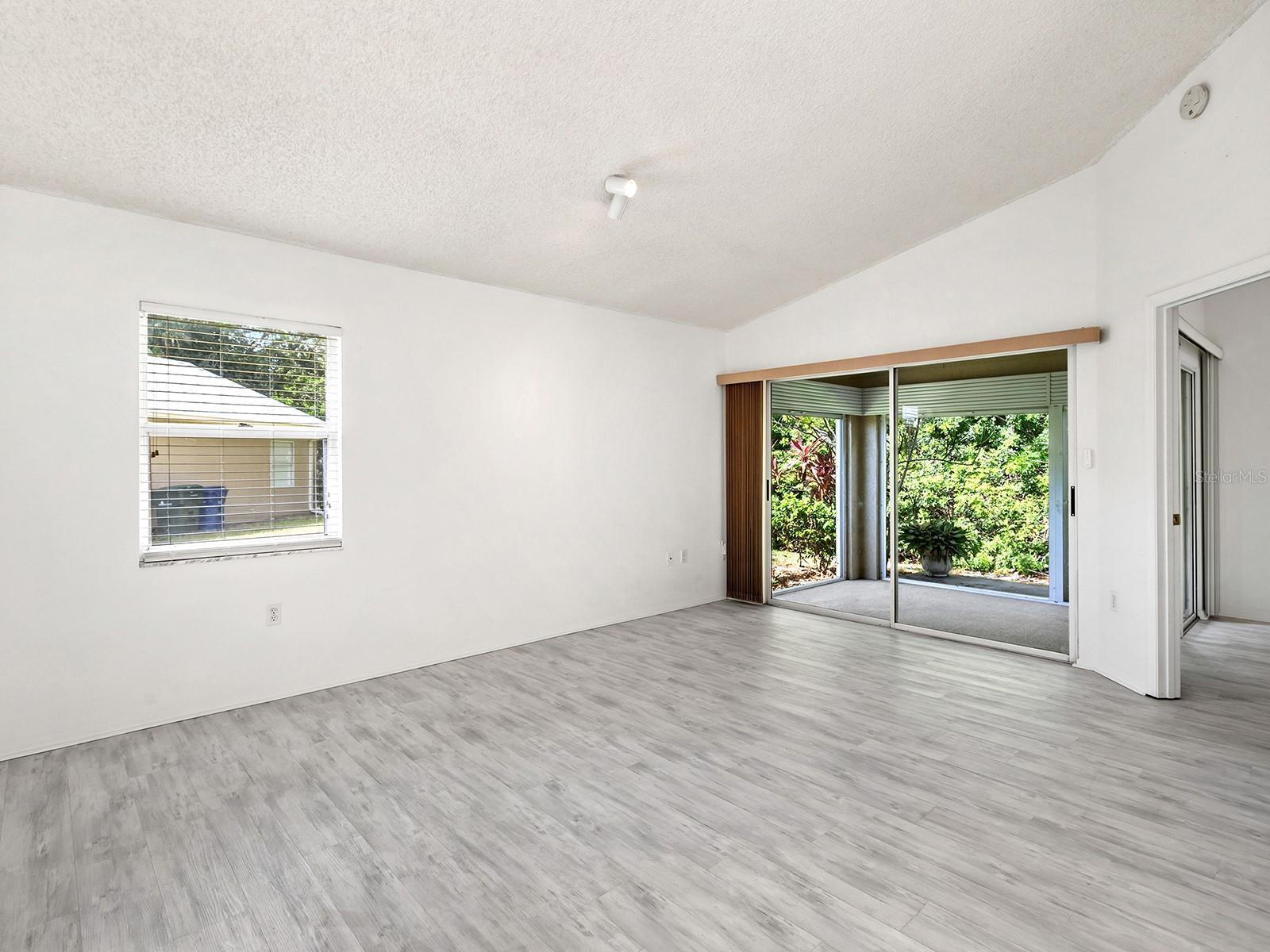 Image 24 of 27 For 220 Chartley Court N