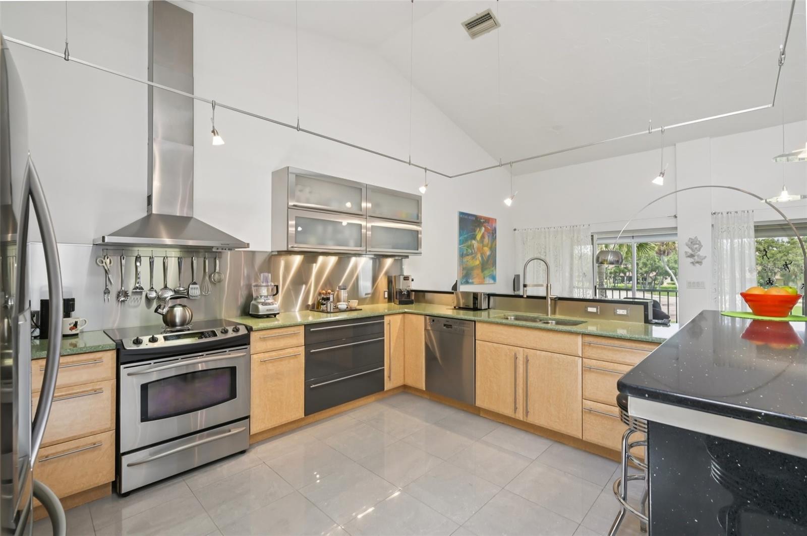 Image 12 of 42 For 5588 Golf Pointe Drive 1