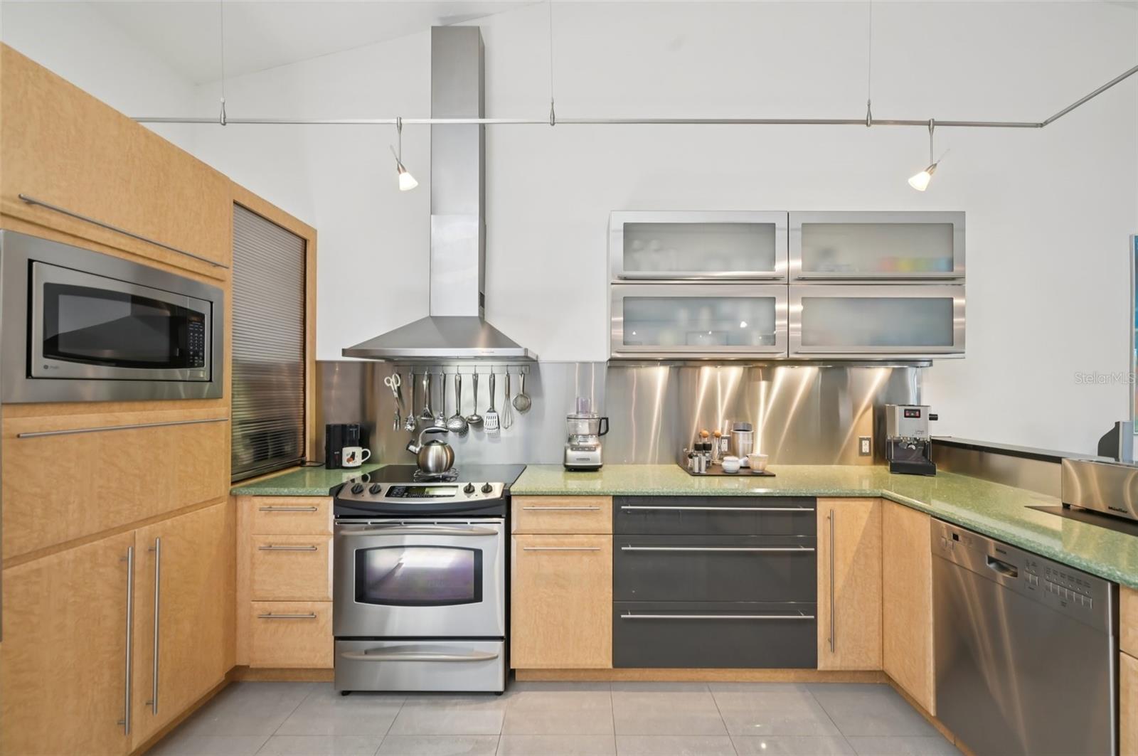 Image 13 of 42 For 5588 Golf Pointe Drive 1