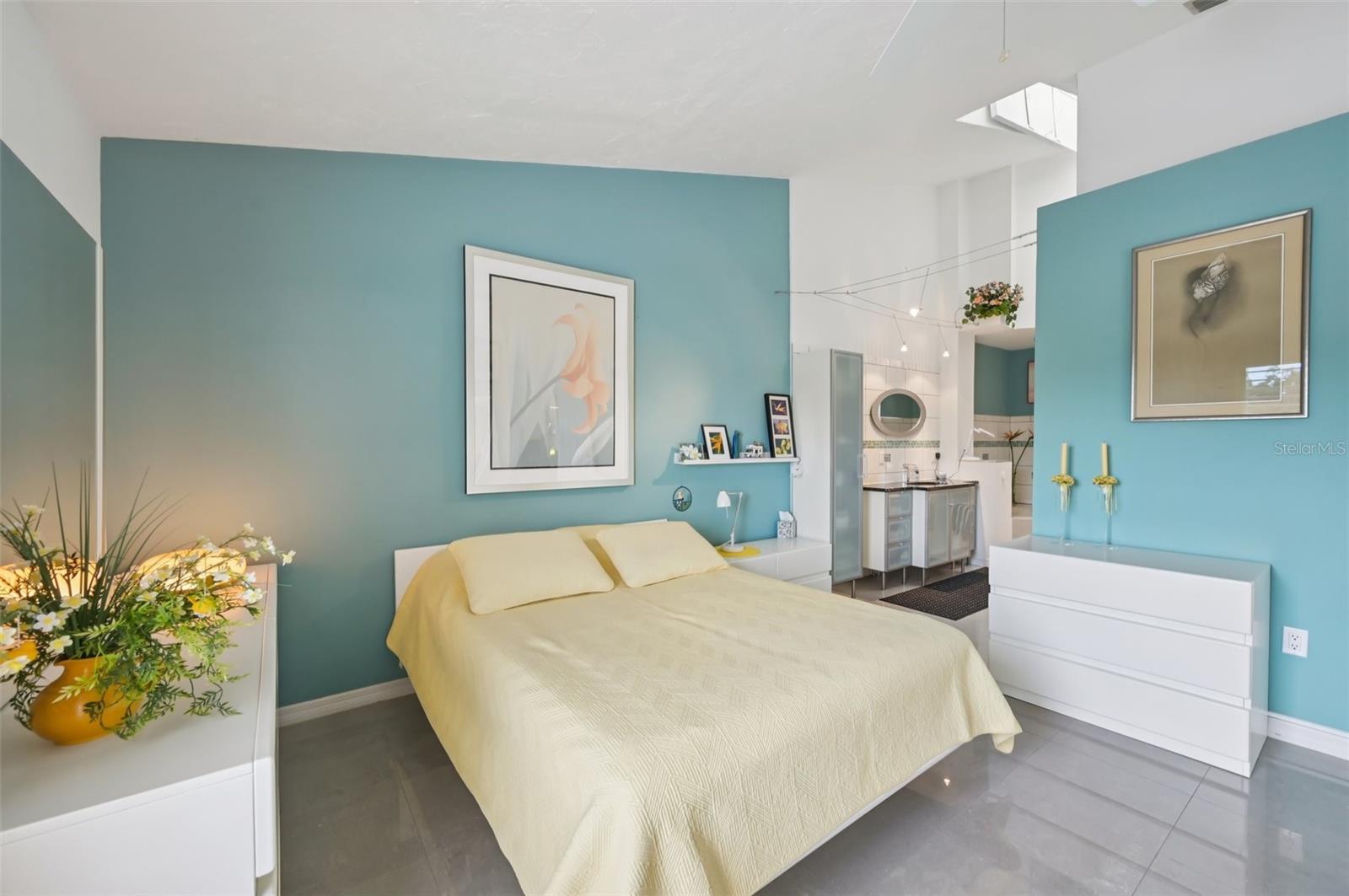 Image 24 of 42 For 5588 Golf Pointe Drive 1