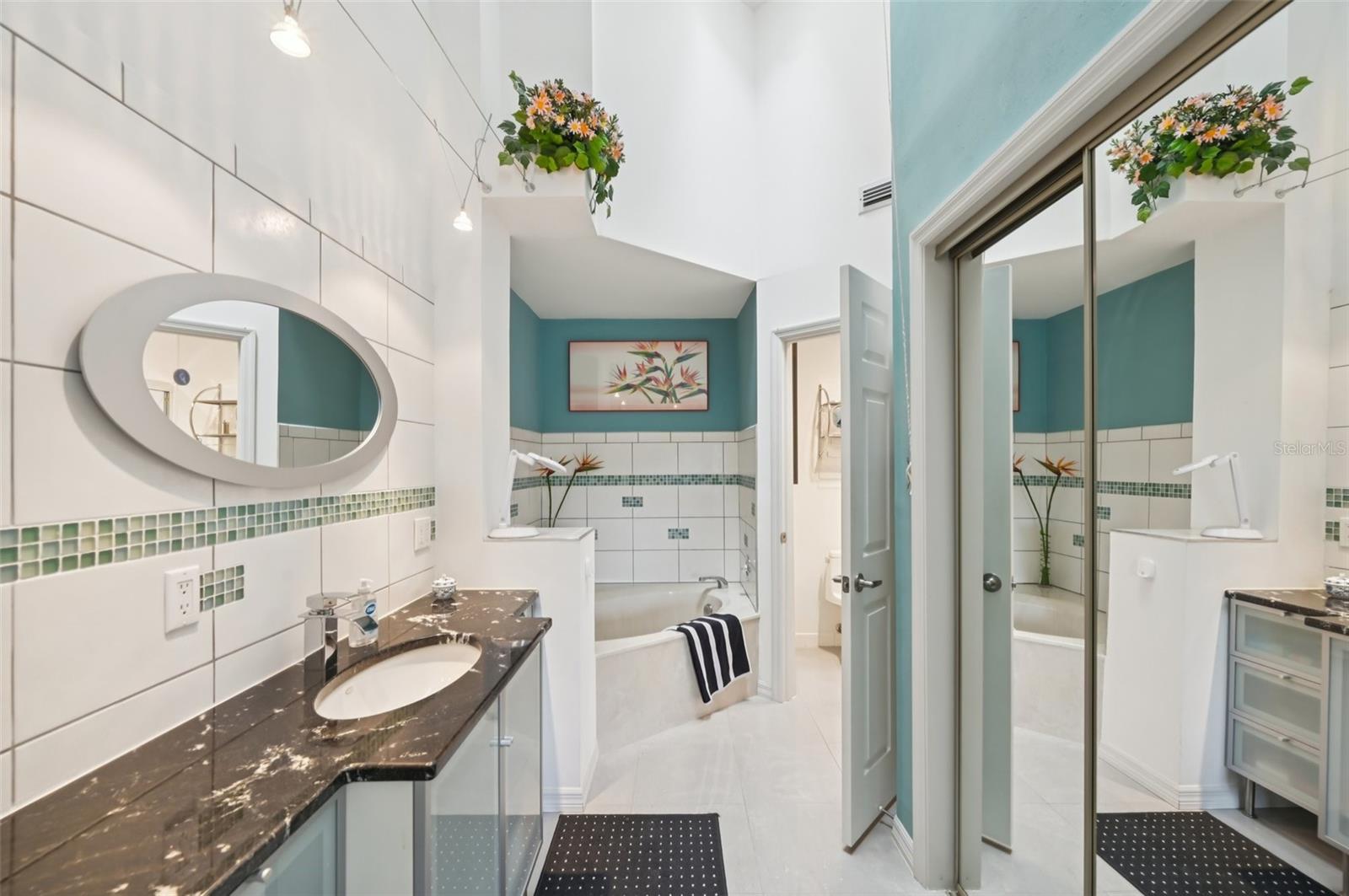 Image 27 of 42 For 5588 Golf Pointe Drive 1