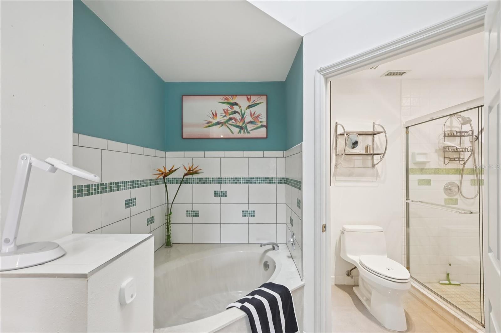 Image 28 of 42 For 5588 Golf Pointe Drive 1