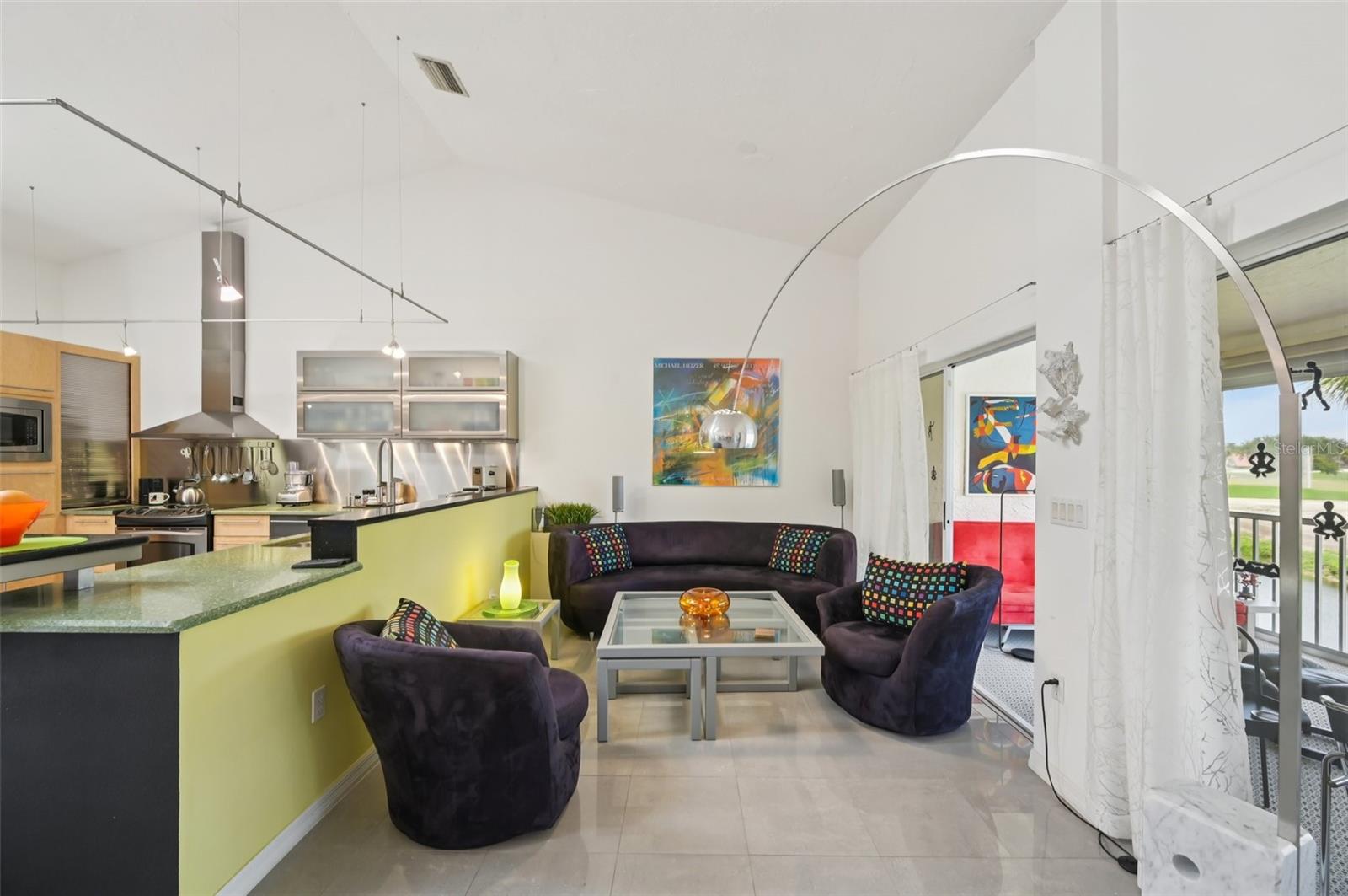 Image 4 of 42 For 5588 Golf Pointe Drive 1