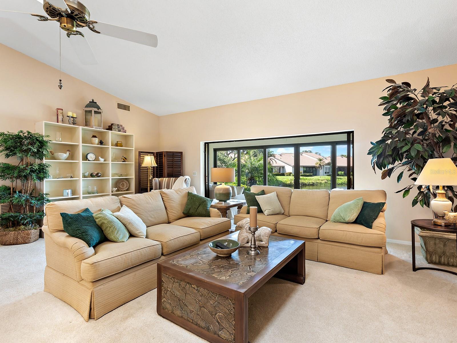 Image 11 of 42 For 6094 Wilshire Boulevard 8