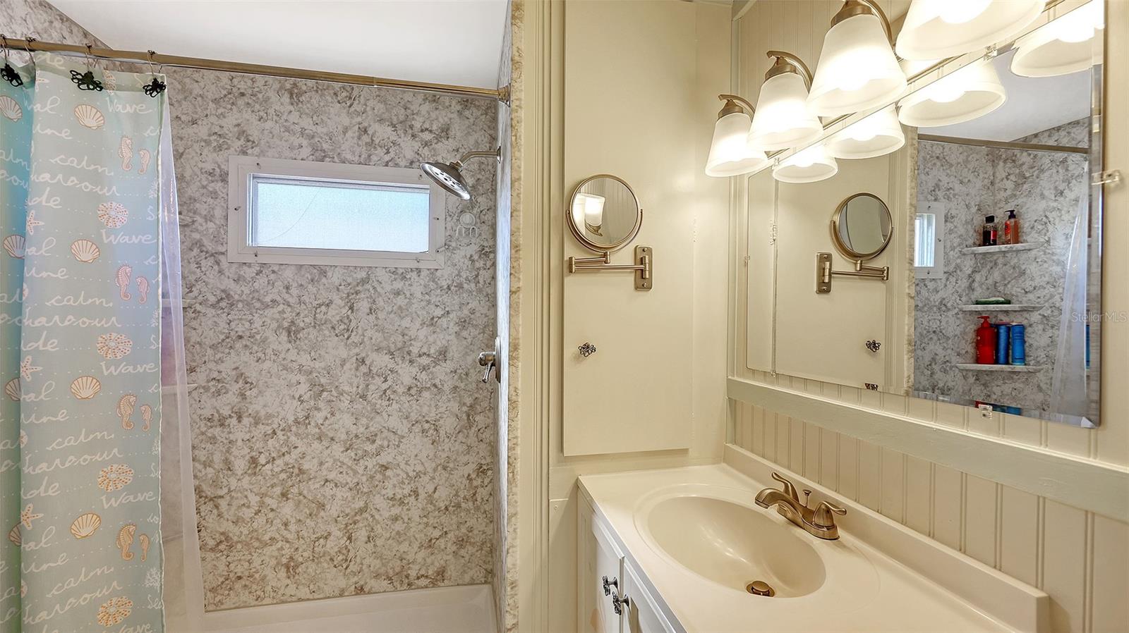 Image 14 of 34 For 2203 Minnesota Avenue