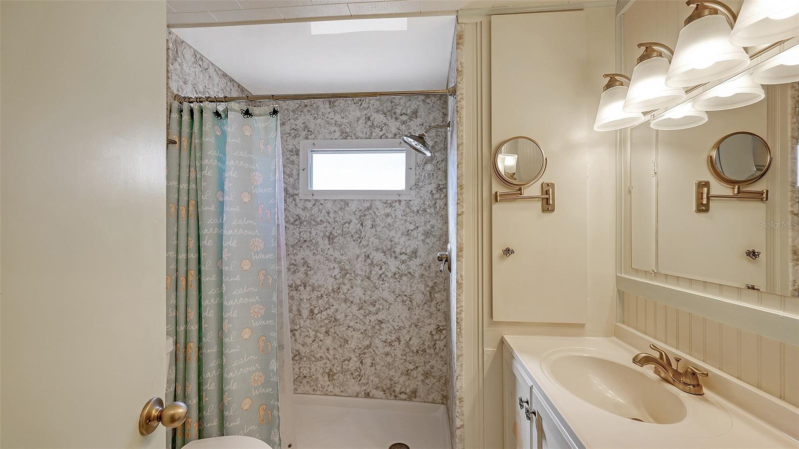 Image 15 of 34 For 2203 Minnesota Avenue