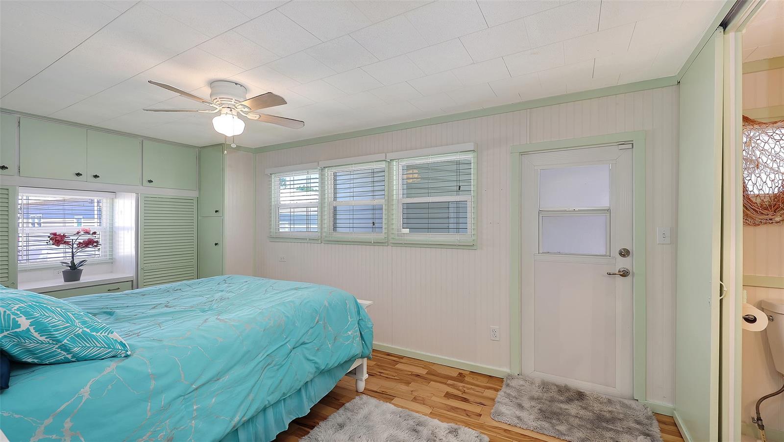 Image 16 of 34 For 2203 Minnesota Avenue