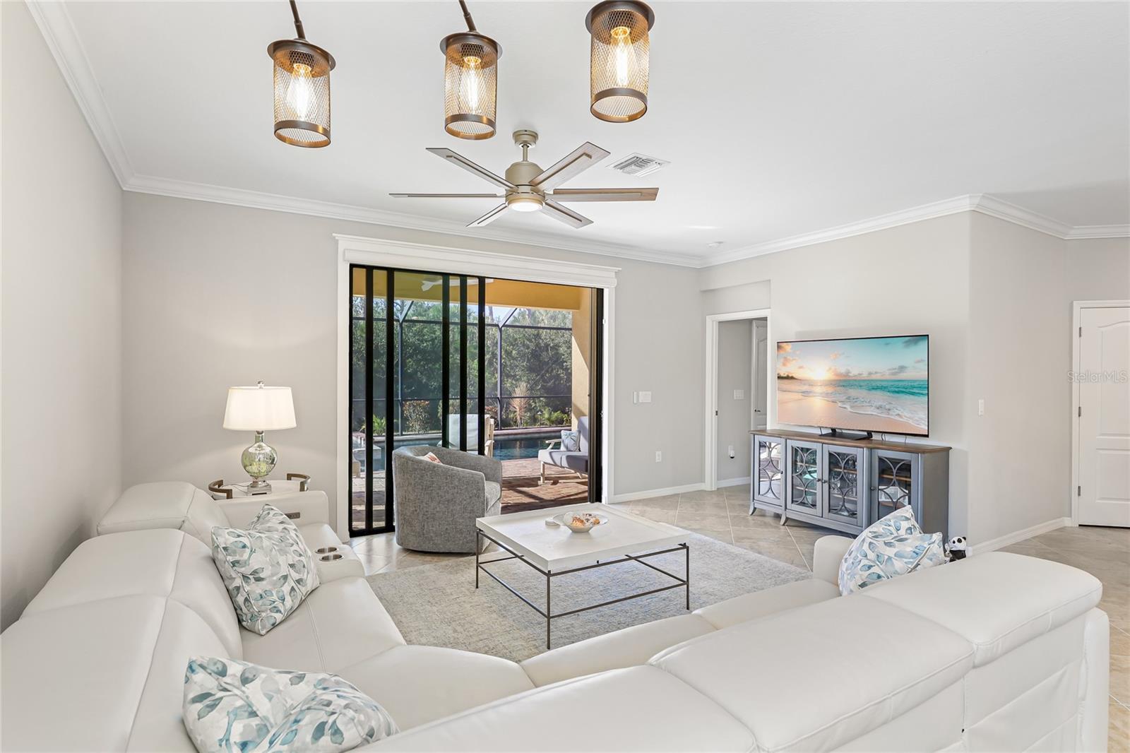 Image 4 of 42 For 12880 Cinqueterre Drive