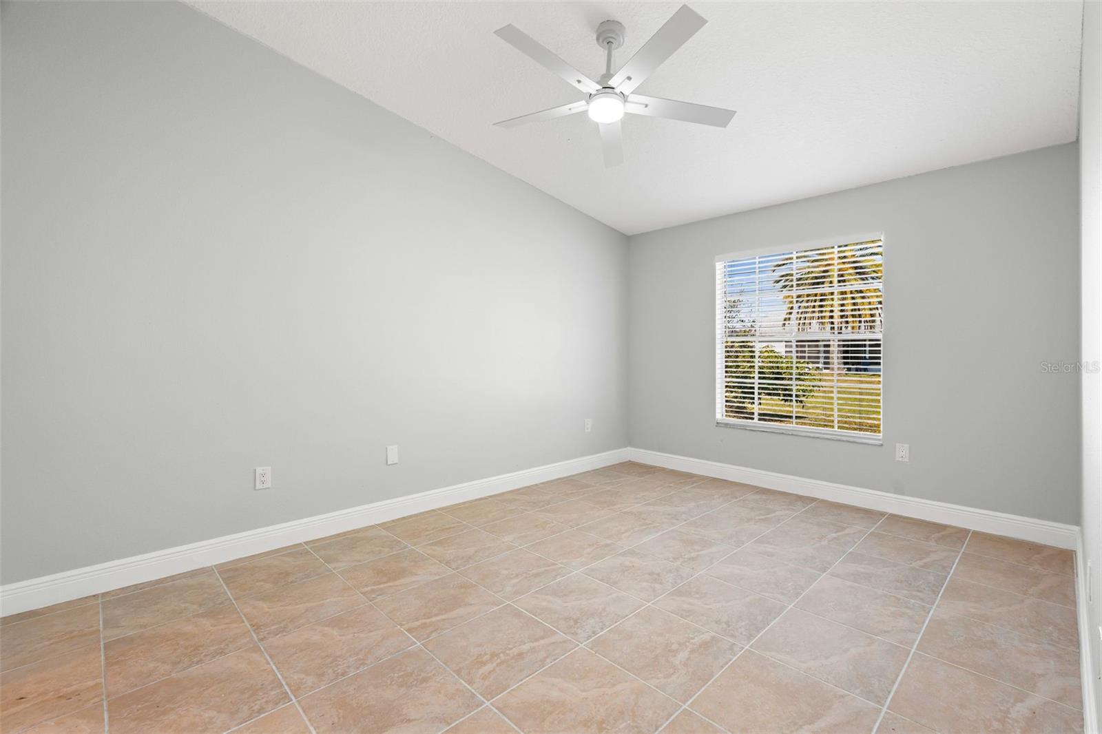 Image 16 of 26 For 3708 40th Avenue W