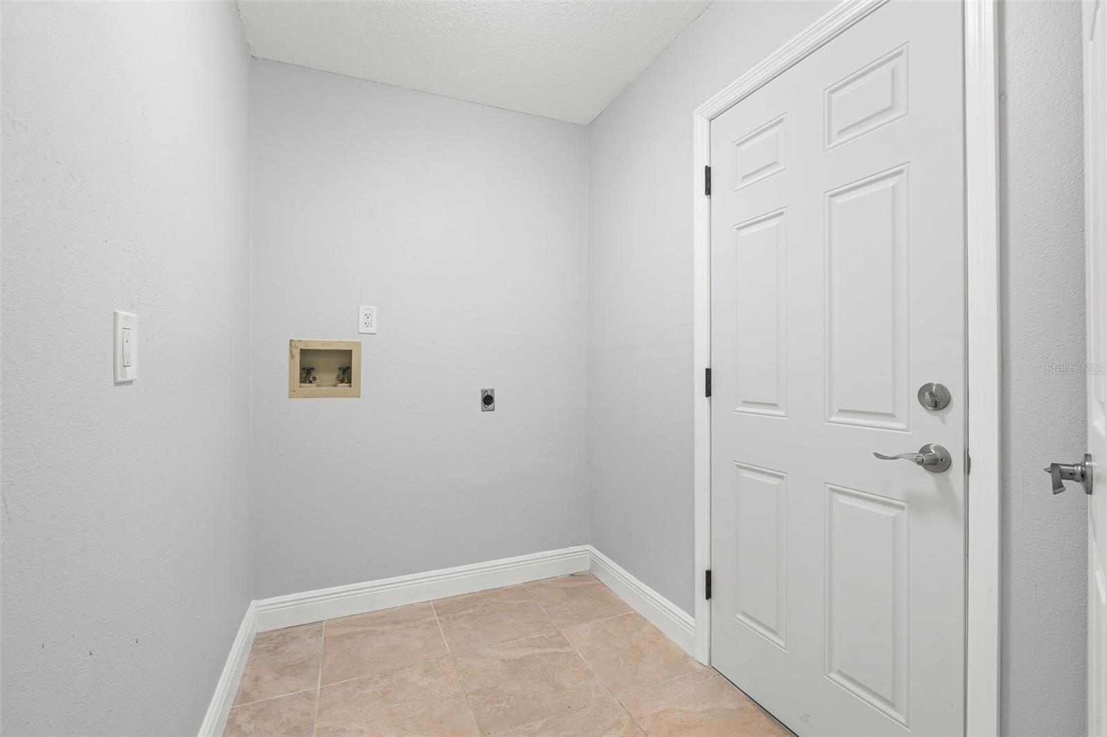 Image 18 of 26 For 3708 40th Avenue W