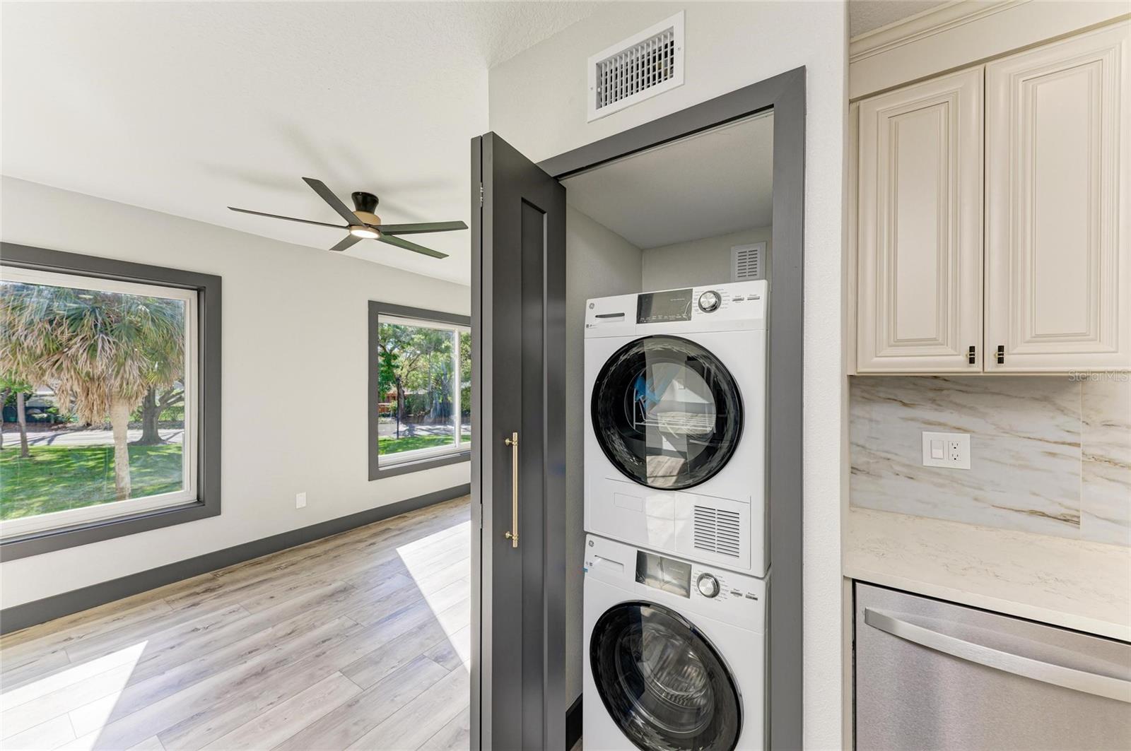 Image 14 of 35 For 2435 Sumatran Way 35