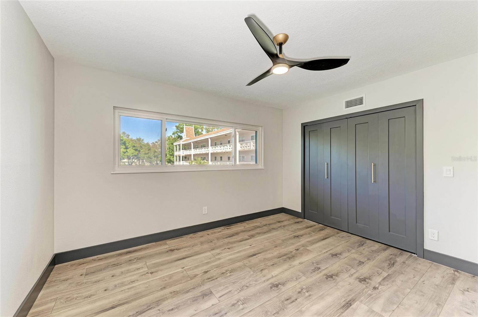 Image 25 of 35 For 2435 Sumatran Way 35