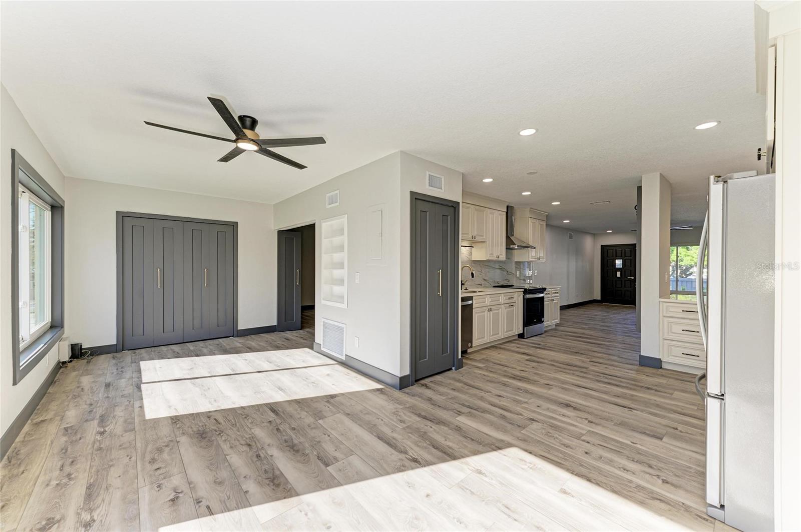 Image 28 of 35 For 2435 Sumatran Way 35