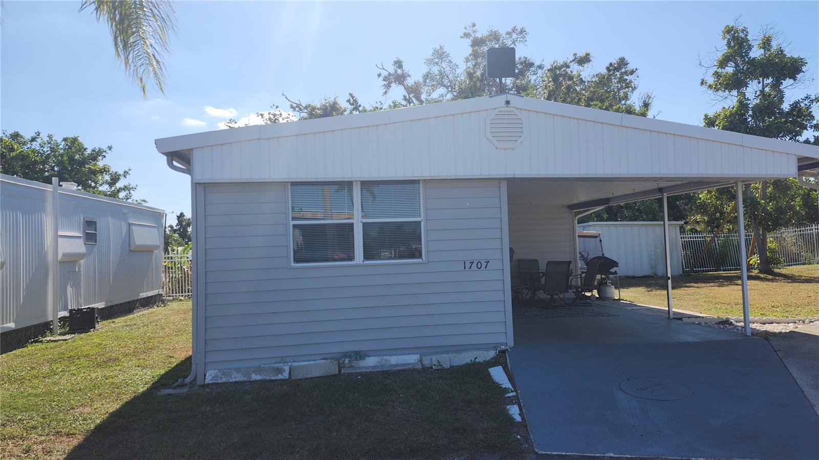 Image 2 of 24 For 1707 28th Avenue Drive W