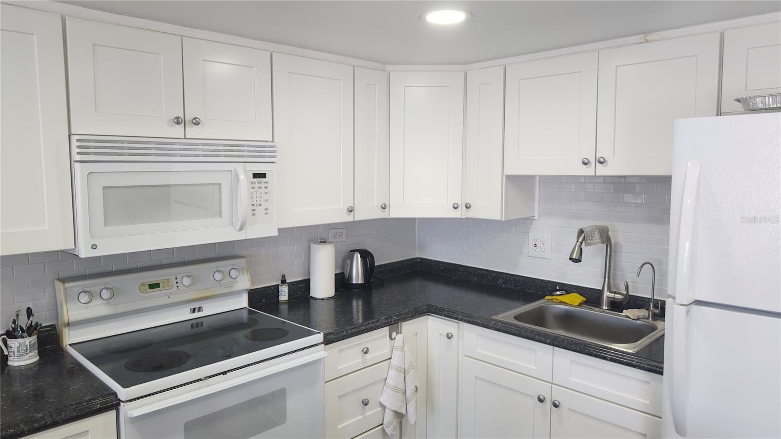 Image 3 of 24 For 1707 28th Avenue Drive W