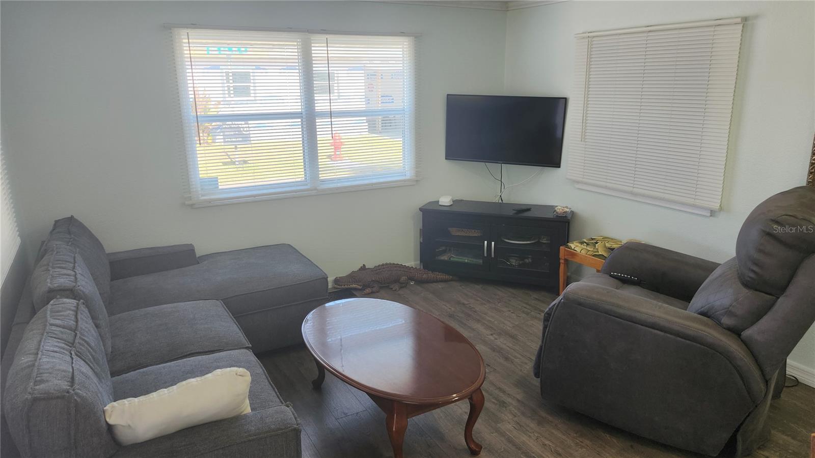 Image 5 of 24 For 1707 28th Avenue Drive W