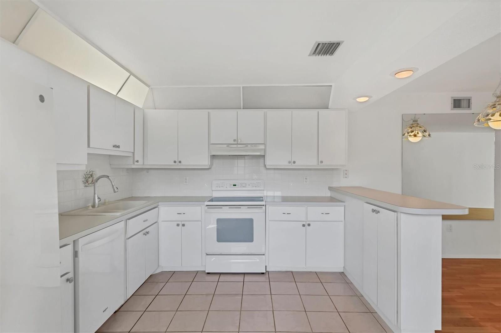 Image 9 of 34 For 5400 34th Street W B17