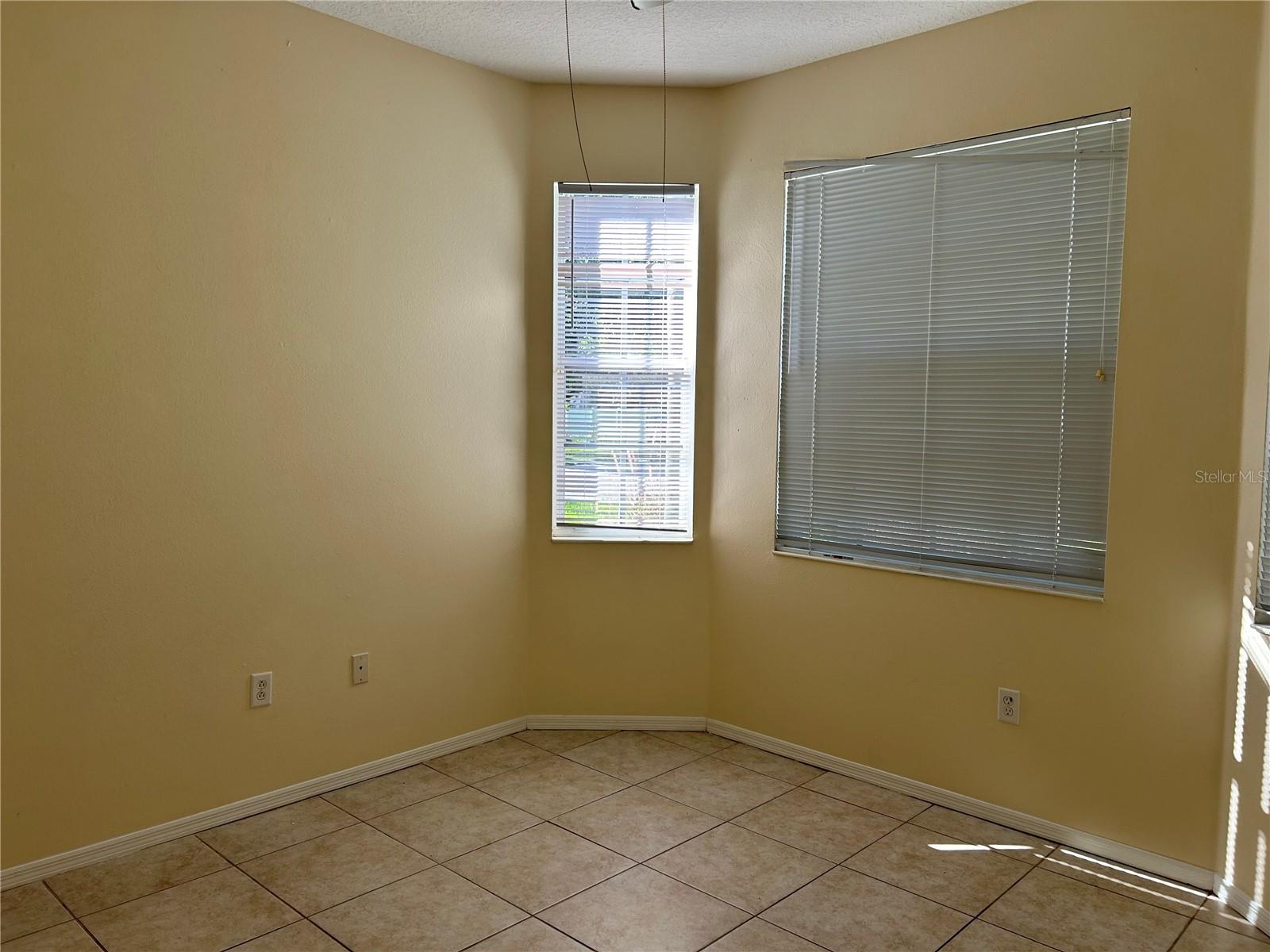 Image 5 of 24 For 5915 Laurel Creek Trail