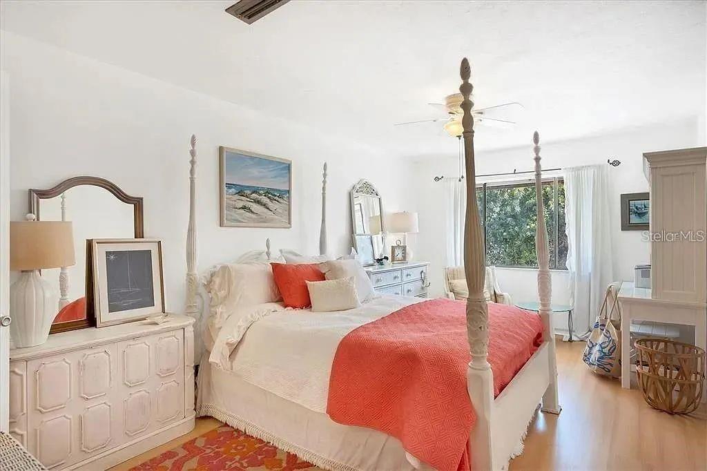 Image 10 of 46 For 1650 Stickney Point Road 50-202