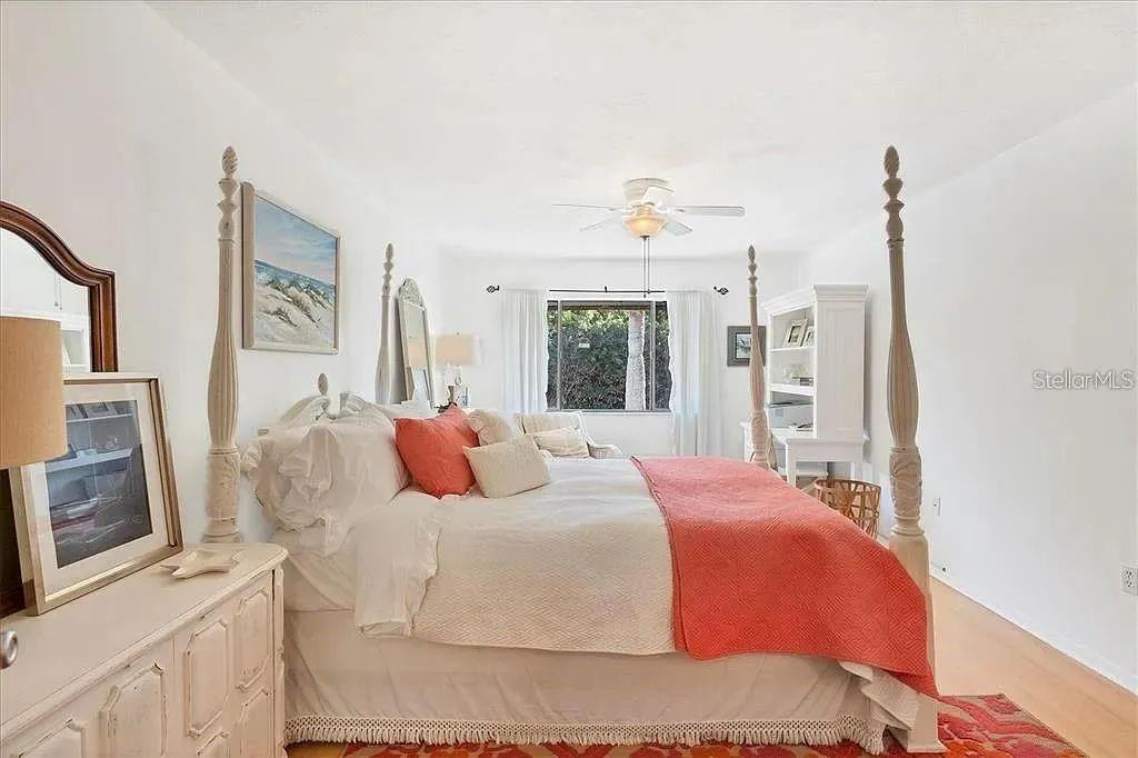 Image 11 of 46 For 1650 Stickney Point Road 50-202