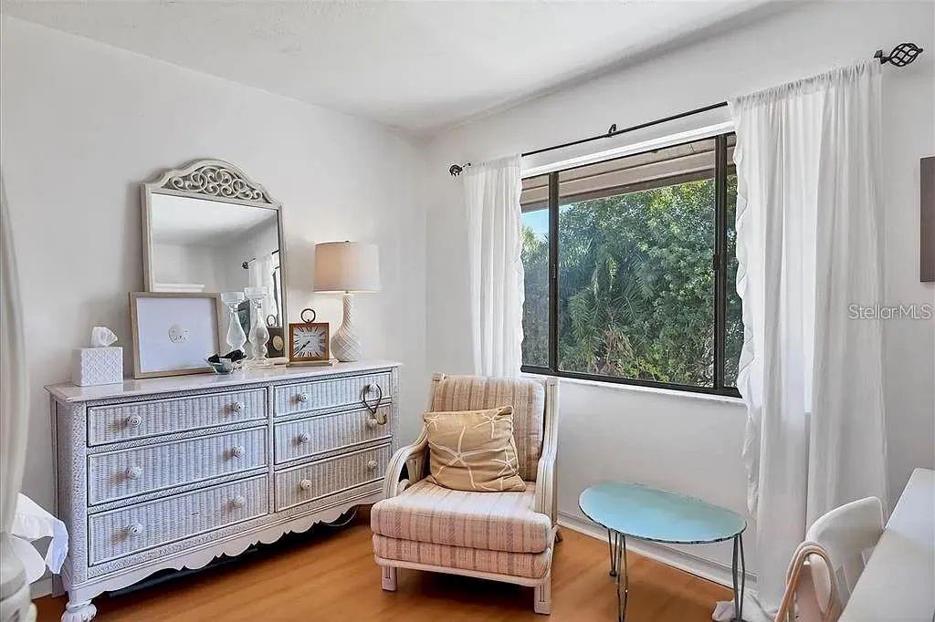 Image 13 of 46 For 1650 Stickney Point Road 50-202