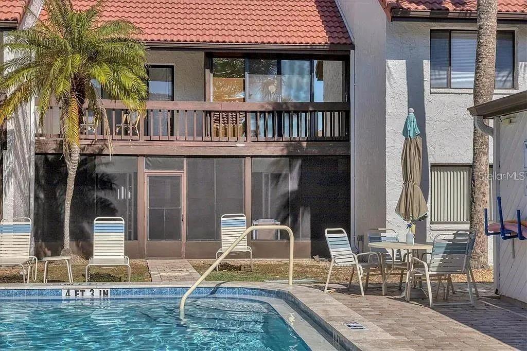 Image 15 of 46 For 1650 Stickney Point Road 50-202