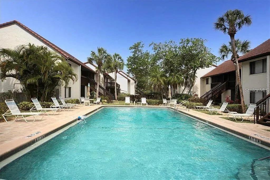 Image 18 of 46 For 1650 Stickney Point Road 50-202