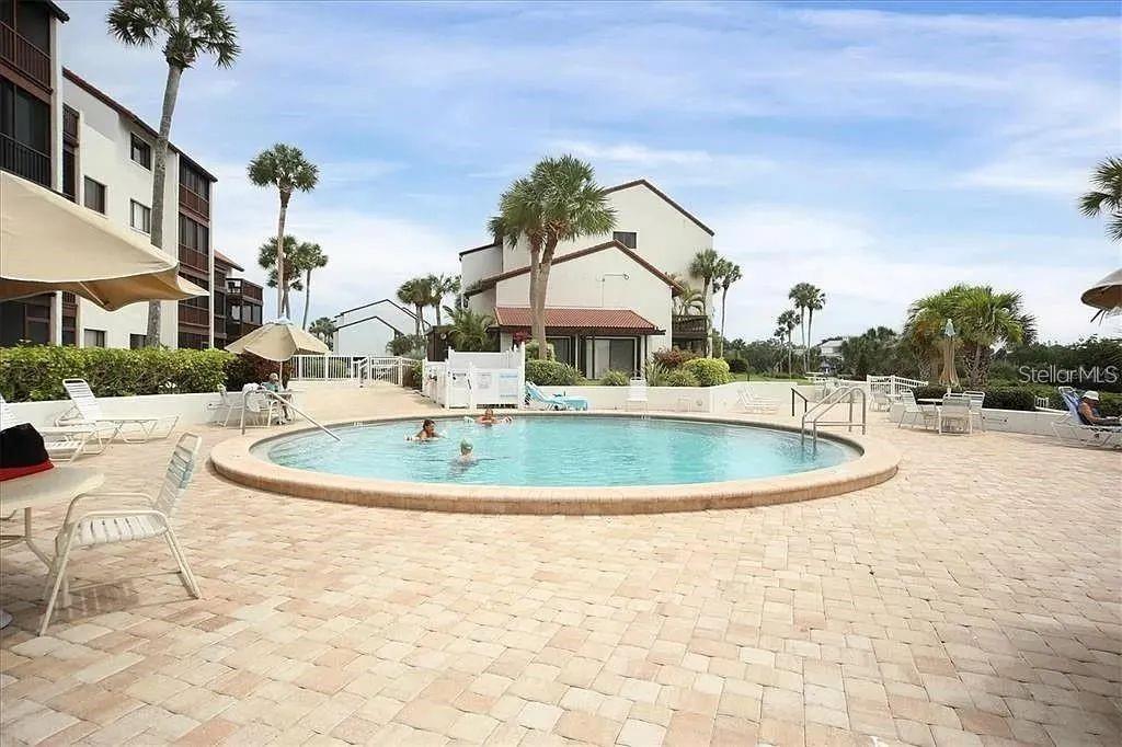 Image 25 of 46 For 1650 Stickney Point Road 50-202