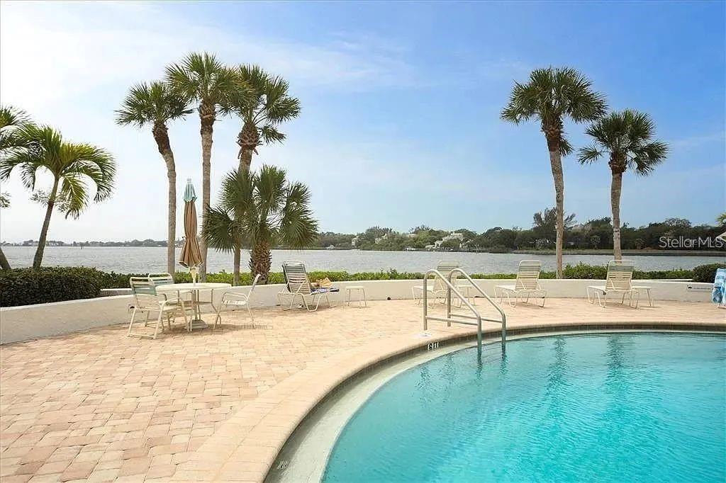 Image 32 of 46 For 1650 Stickney Point Road 50-202