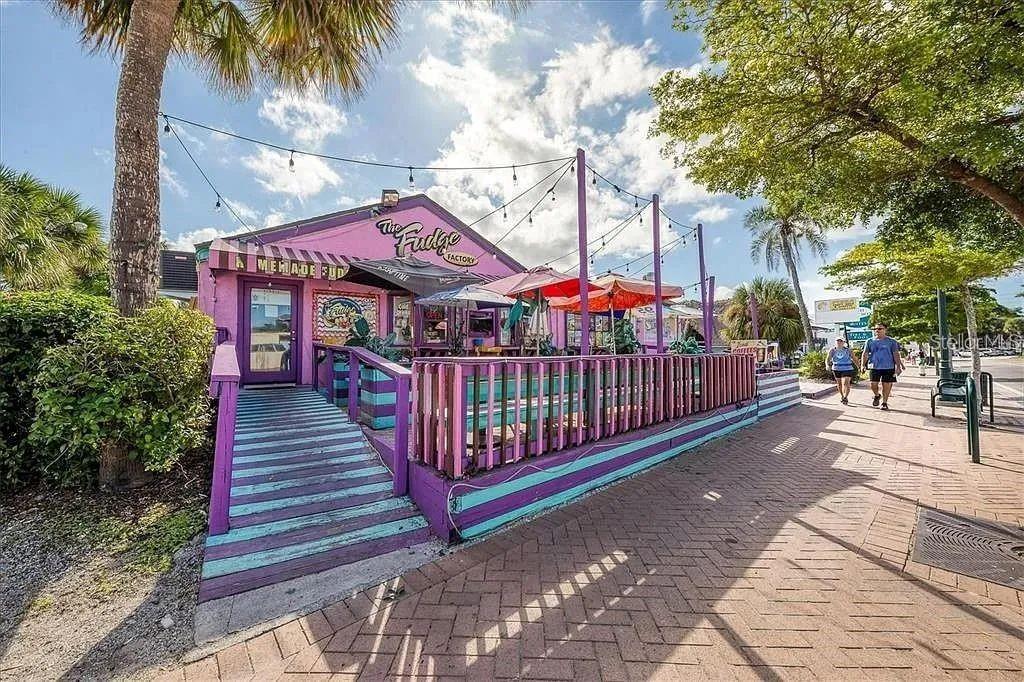 Image 36 of 46 For 1650 Stickney Point Road 50-202