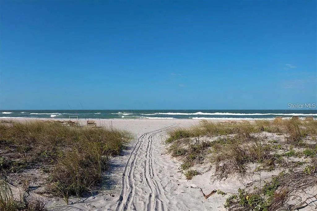 Image 39 of 46 For 1650 Stickney Point Road 50-202