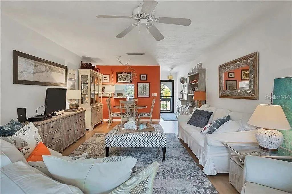 Image 4 of 46 For 1650 Stickney Point Road 50-202