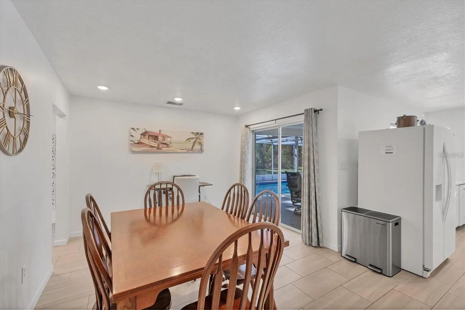 Image 13 of 33 For 2410 Cass Street