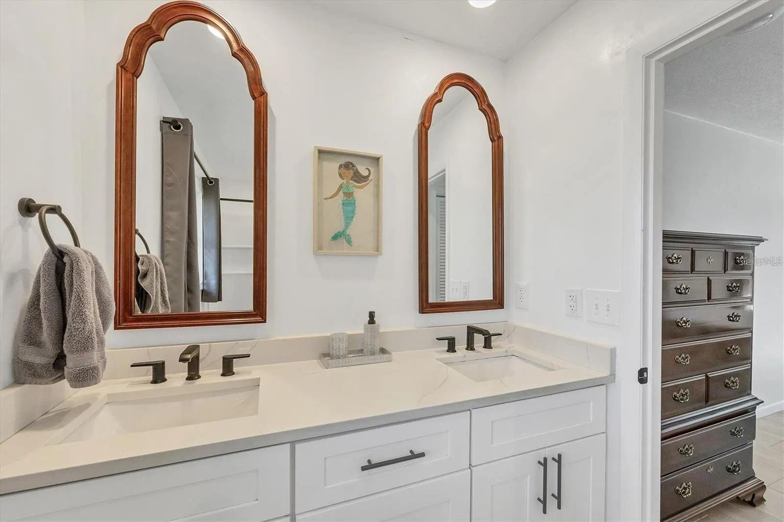 Image 19 of 33 For 2410 Cass Street