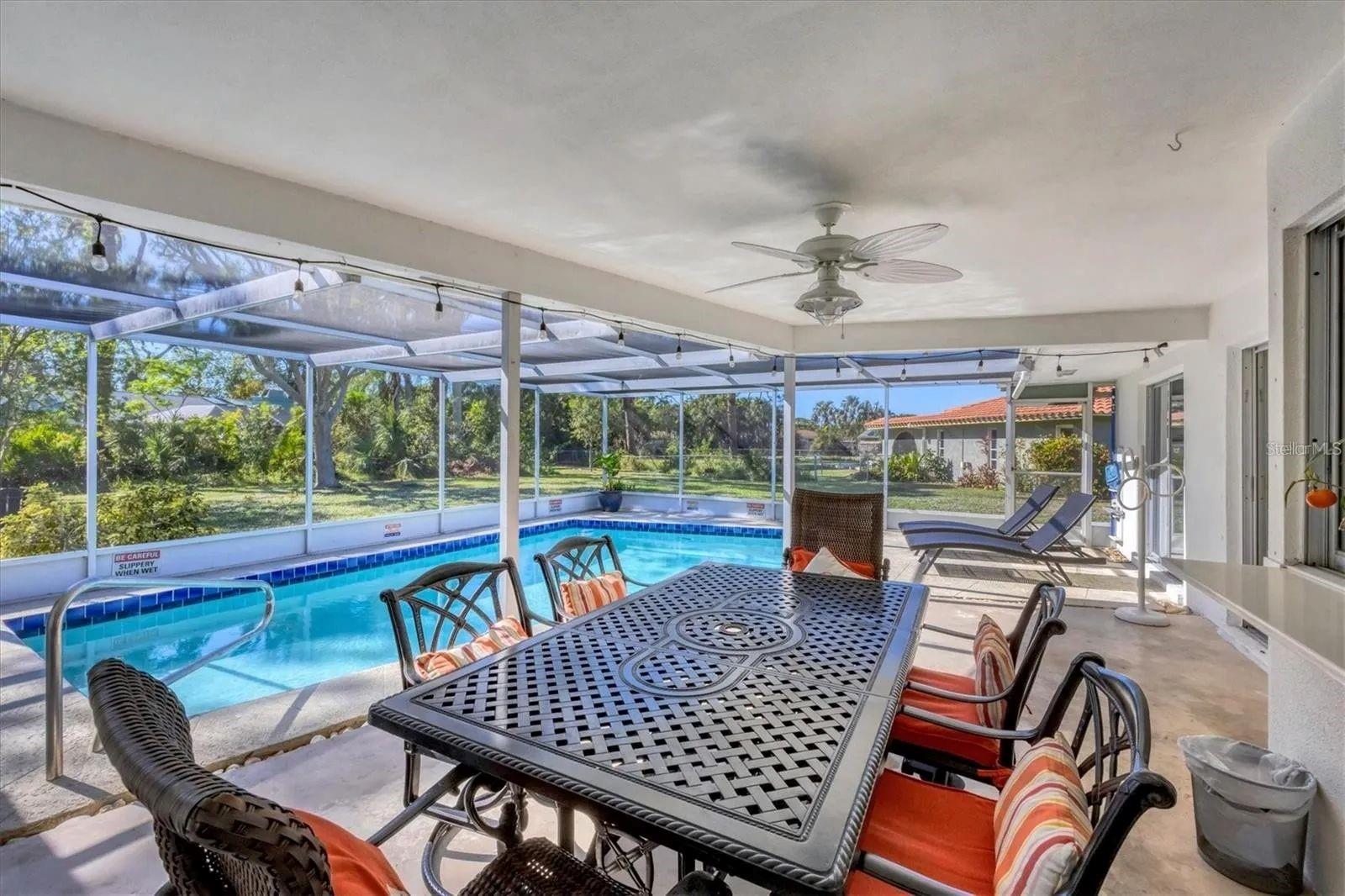 Image 24 of 33 For 2410 Cass Street