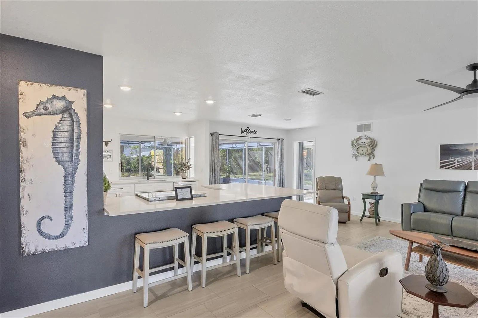 Image 6 of 33 For 2410 Cass Street