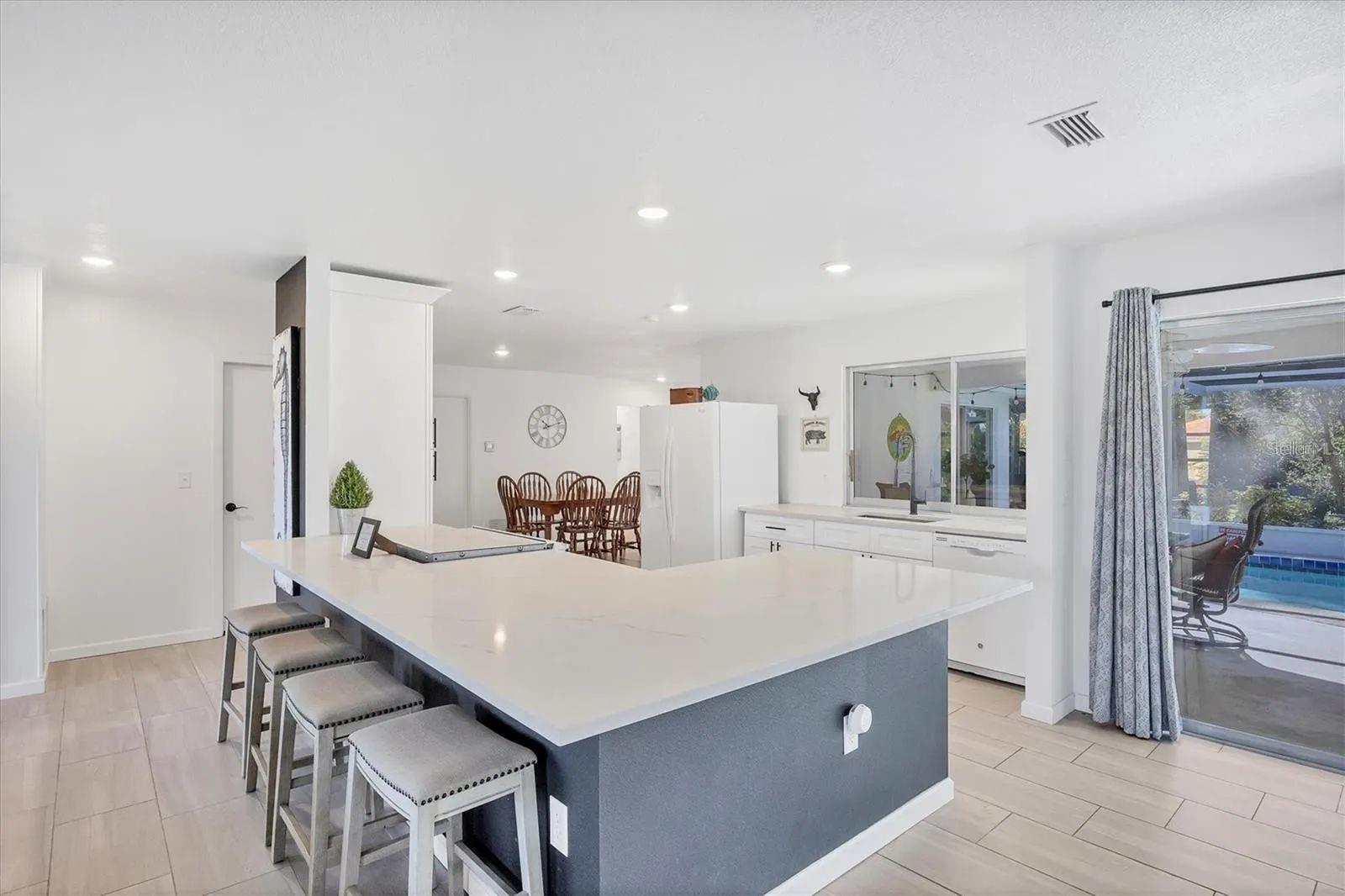 Image 9 of 33 For 2410 Cass Street